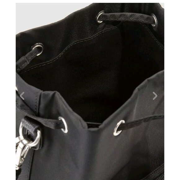 Levi’s Nylon Drawstring Bucket Bag Black Crossbody Purse Removable Strap - Picture 6 of 6